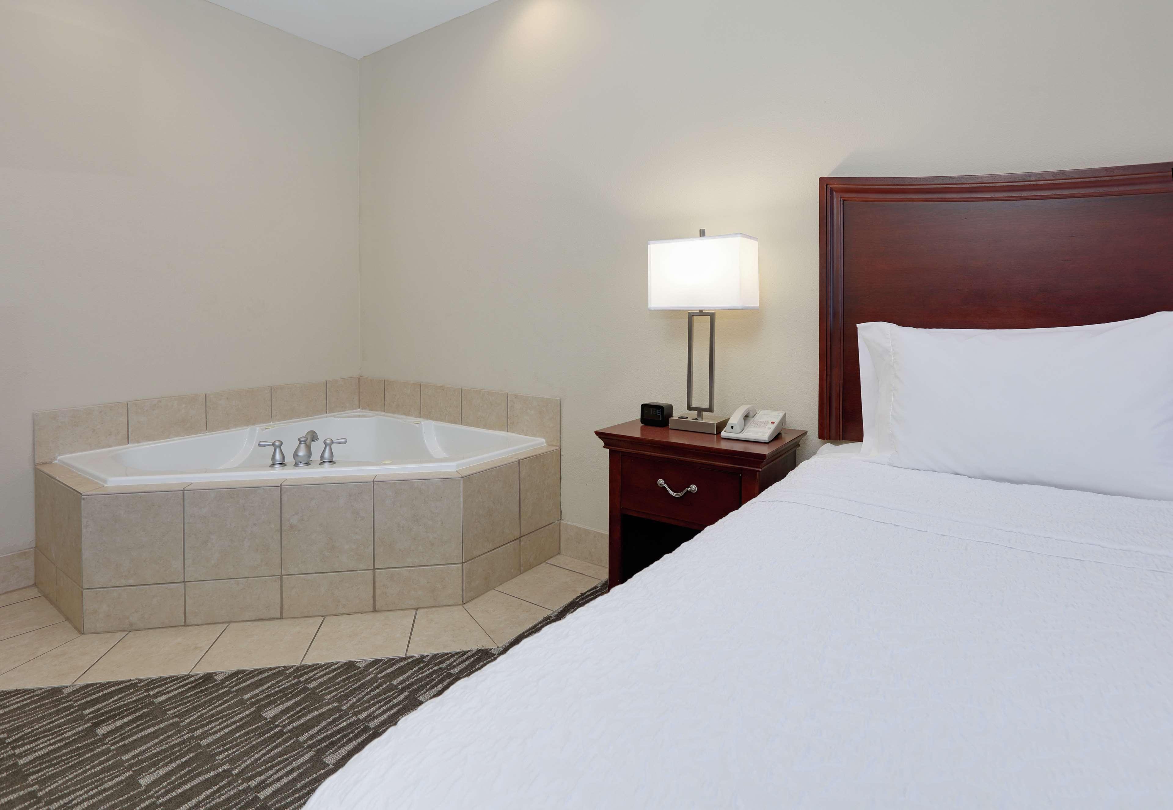 Hampton Inn & Suites Southern Pines-Pinehurst Aberdeen Екстериор снимка