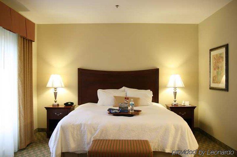 Hampton Inn & Suites Southern Pines-Pinehurst Aberdeen Стая снимка